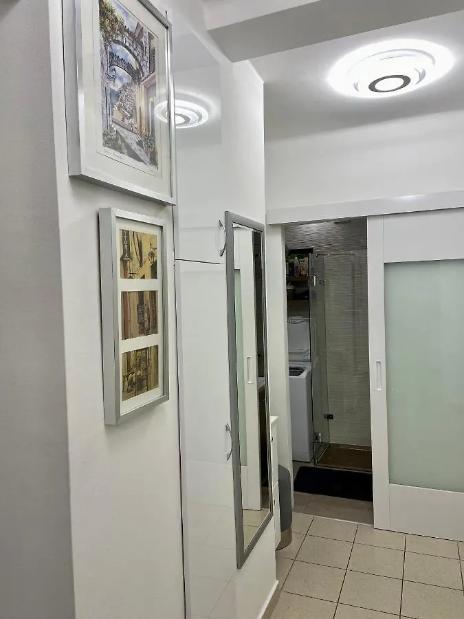 Apartment On Gellert Hill Downtown With Free Garage & Castle View Budapest