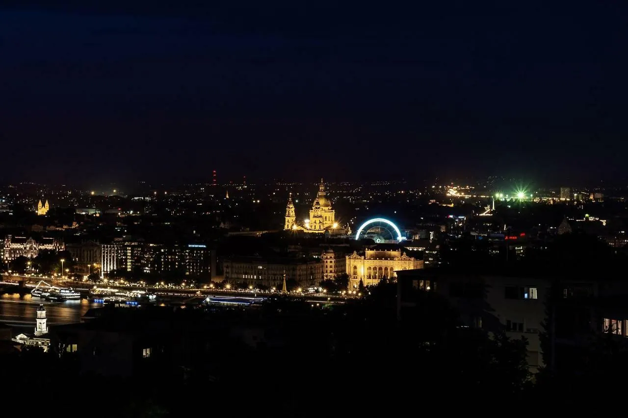 Apartment On Gellert Hill Downtown With Free Garage & Castle View Budapest