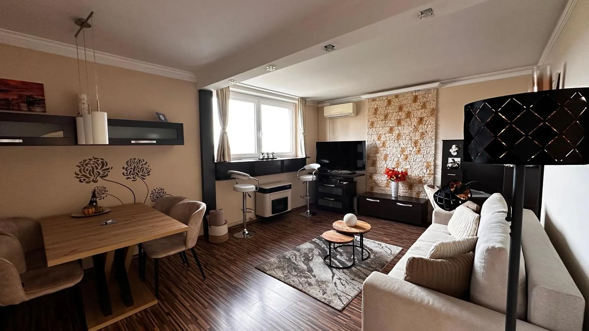 Apartment On Gellert Hill Downtown With Free Garage & Castle View Budapest Hungary
