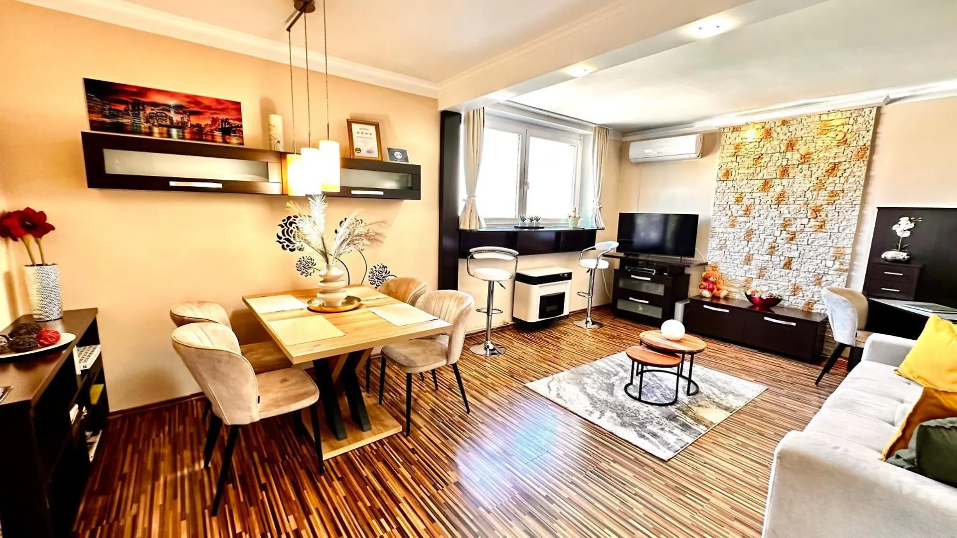 Apartment On Gellert Hill Downtown With Free Garage & Castle View Budapest